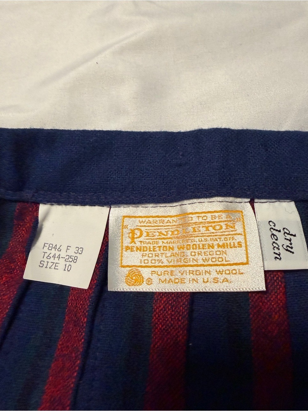 Vintage Women’s Pendleton Sz 10 Pure Wool Pleated Skirt Navy Plaid - Picture 4 of 9